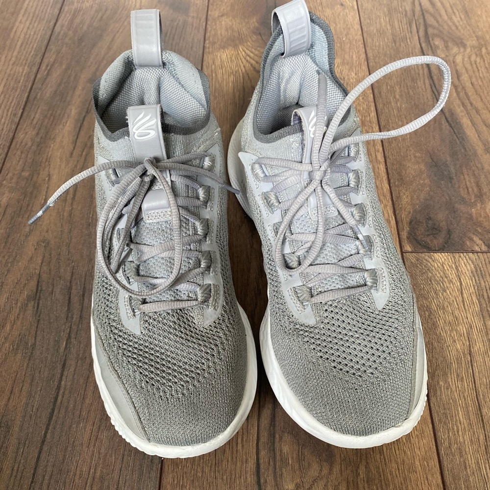 Under Armour Curry 8s Grey basketball shoes